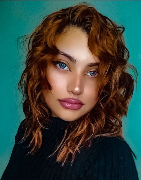 NIA ARGI topless onlyfans