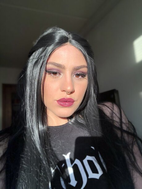 Elizabeth Jones only fans pics