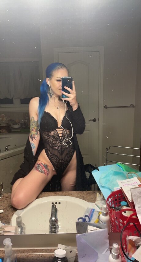 Toxic_ only fans nudes