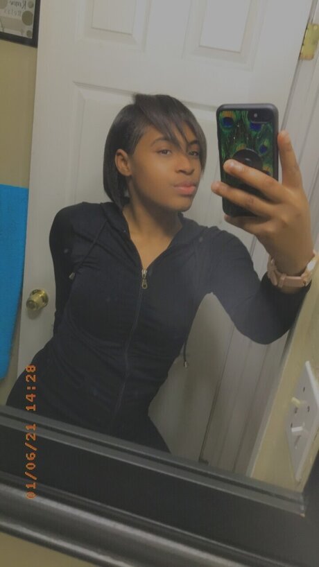 Marie Monroee onlyfans model images