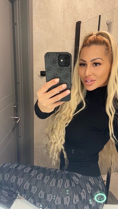 Tanja onlyfans strip tease