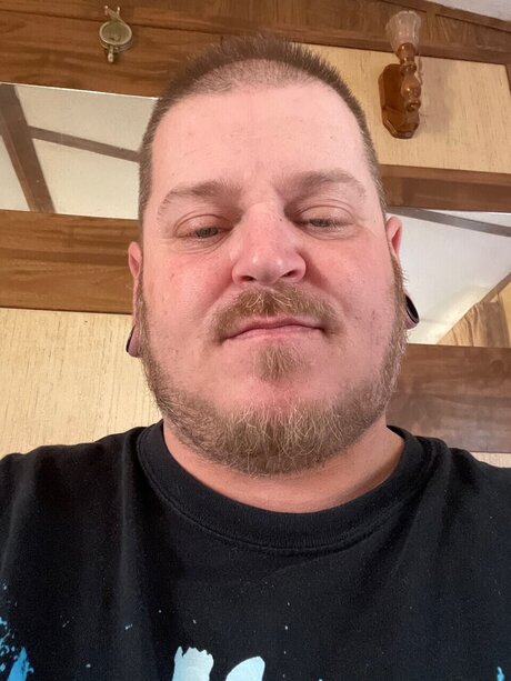 Christopher Eastburn nsfw onlyfans