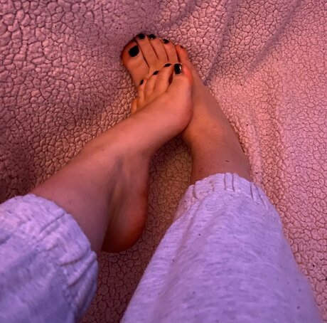 GoldenLegs onlyfans tits