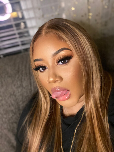 Goddess Sisi_ onlyfans striptease