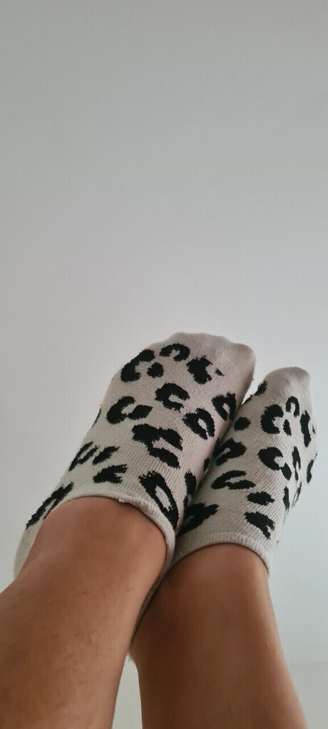 Pretty lovely feet onlyfans creator