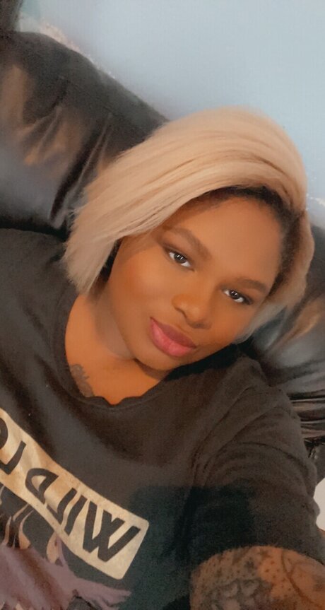 Lillie Roze nude leak onlyfans