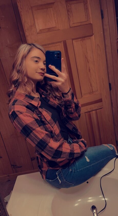 Kaitlin Lloyd onlyfans leak