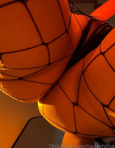 Tayler Hills naked on onlyfans