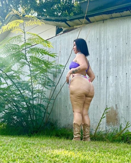 Lex Saige naked only fans