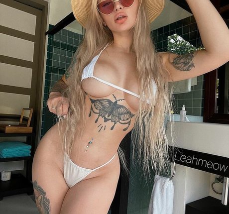 Leah Meow onlyfans strip