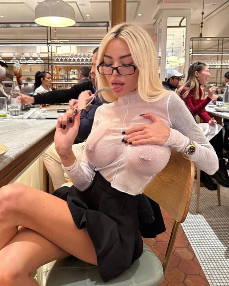 Alena Omovych xxx only fans