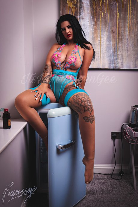 Not in Use Queenie new onlyfans leaks