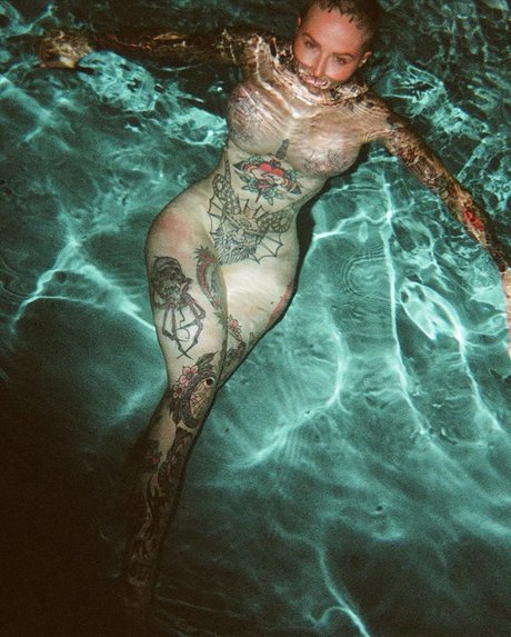 Embodoe onlyfans topless