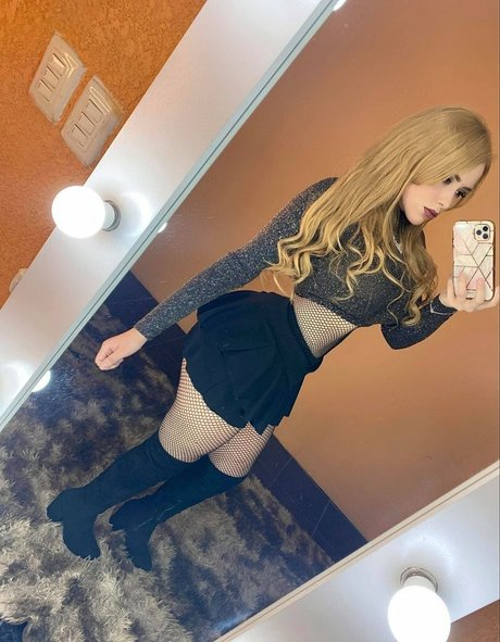 stephanie scarleth porn leaked onlyfans