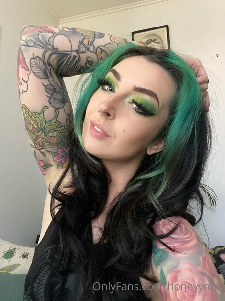 Honeyy Noir onlyfans nsfw