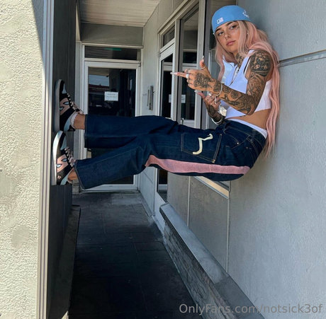 Notsick3_ onlyfans leaked pictures