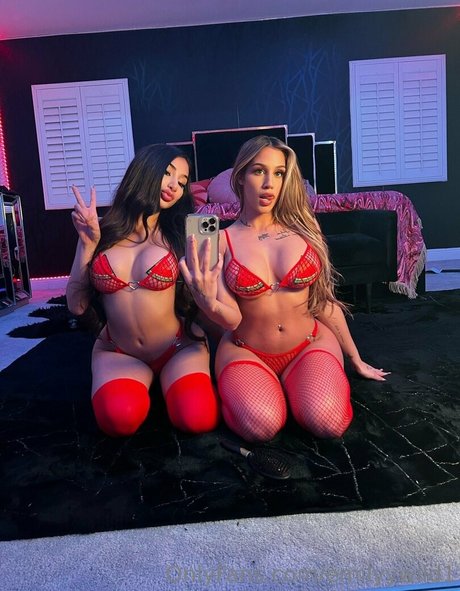 Emilyy Wild onlyfans leak new