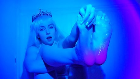 Tiny feet treat hot onlyfans