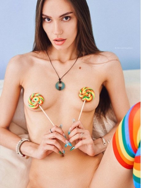 Amy Karamel onlyfans striptease