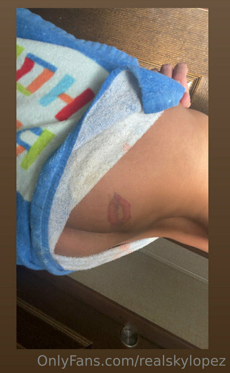 Sky Lopez desnuda onlyfans