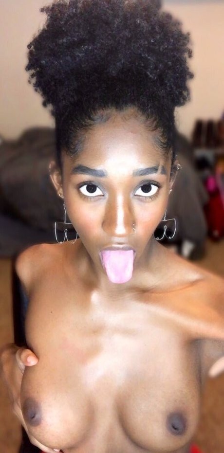 Kora Elle only fans nudes