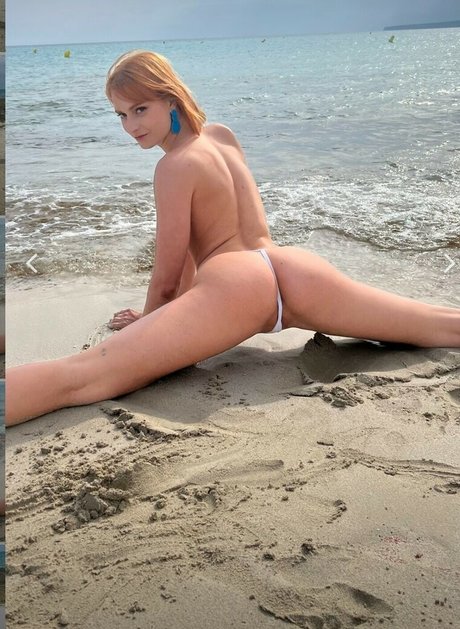 Dolly Dyson topless onlyfans