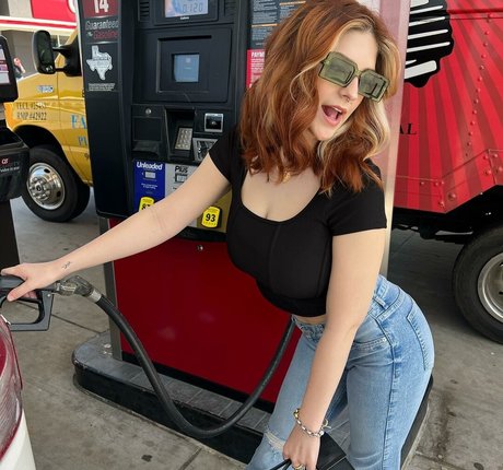 Riley F feet onlyfans