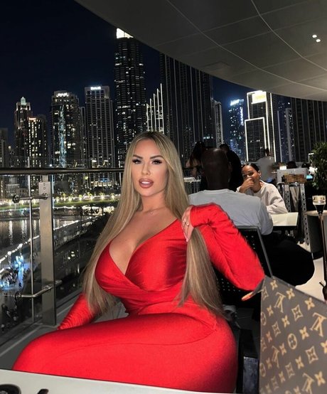 Lisa Amber onlyfans pics