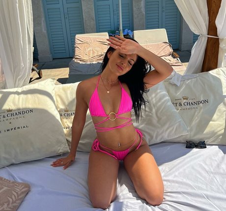 Eliza Inverno onlyfans leams