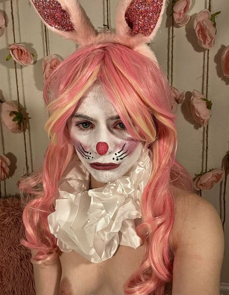 alicemarch onlyfans leaks.