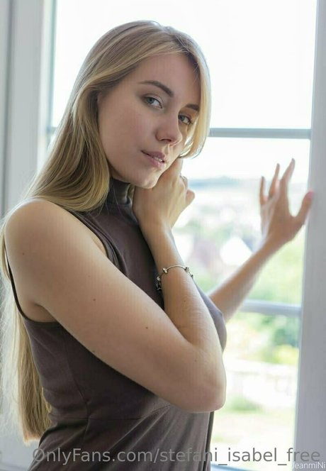 stefani isabel free onlyfans strip tease