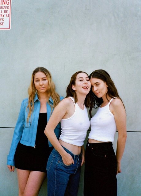 Haim Sisters leaked onlyfans pics