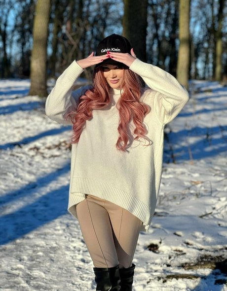 wonder hailey nude on onlyfans