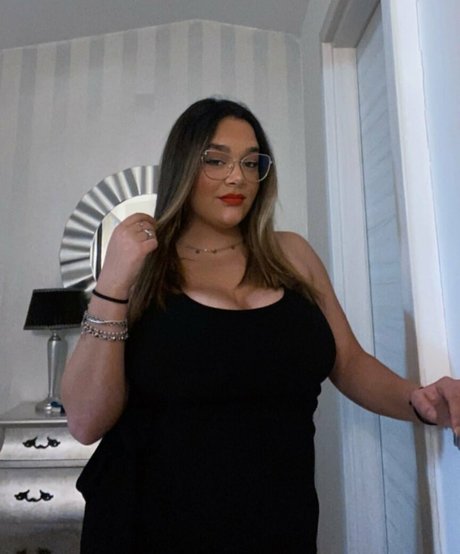 Letizia Scrivani onlyfans leaked dirtyship