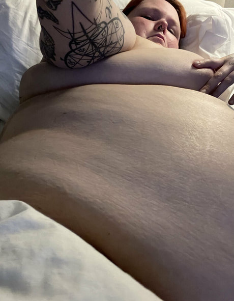 gisele bundtcake onlyfans model photo