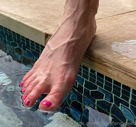 fridayfancyfeet onlyfans leaks nudes