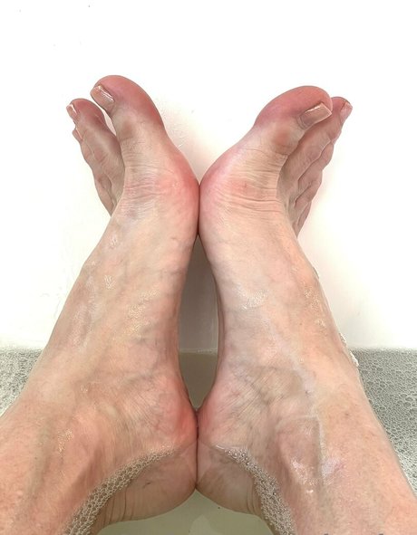 fridayfancyfeet onlyfans leaked pictures