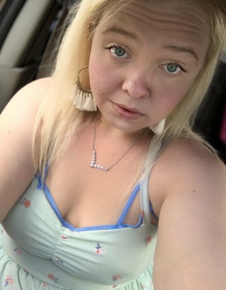 sadiegoldfree onlyfans boobs