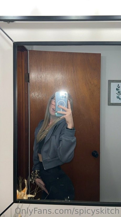 spicyskitch onlyfans model