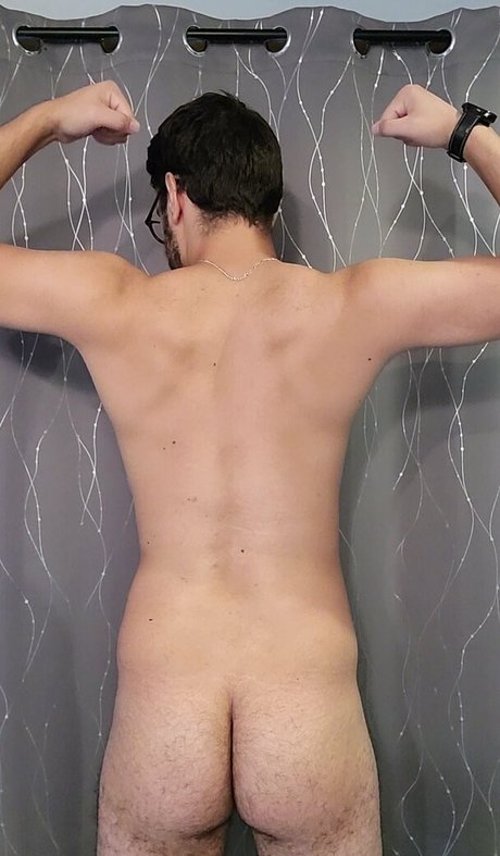 tragicgaynerd onlyfans topless