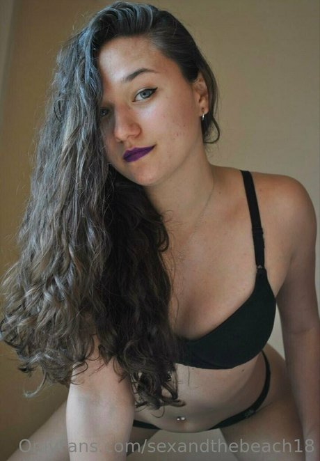 sexandthebeach18 onlyfans content type