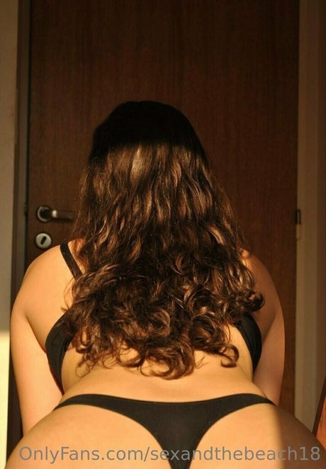 sexandthebeach18 nudes onlyfans leaks