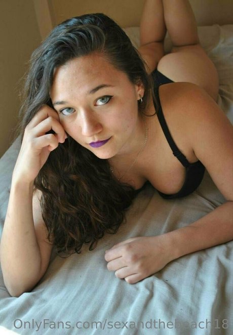 sexandthebeach18 only fans content