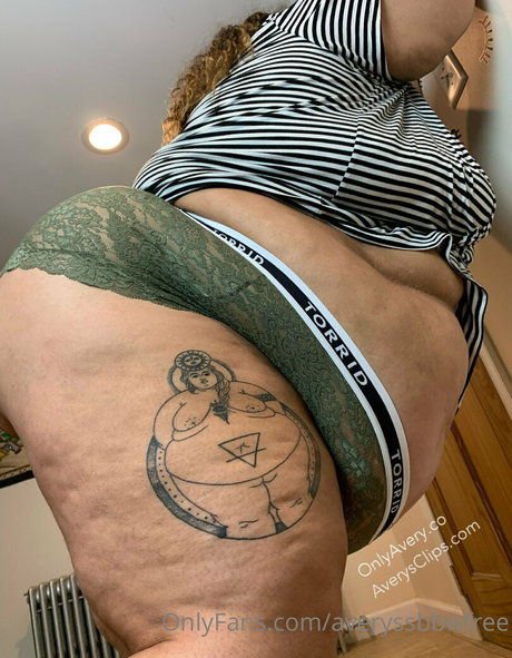 averyssbbwfree onlyfans strip tease