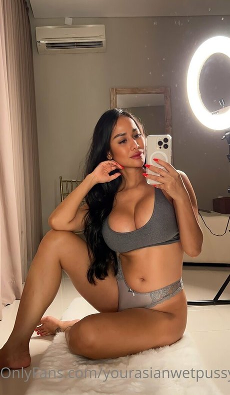 yourasianwetpussy onlyfans leajs
