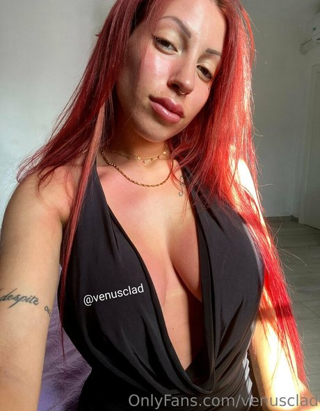Venusclad onlyfans model images