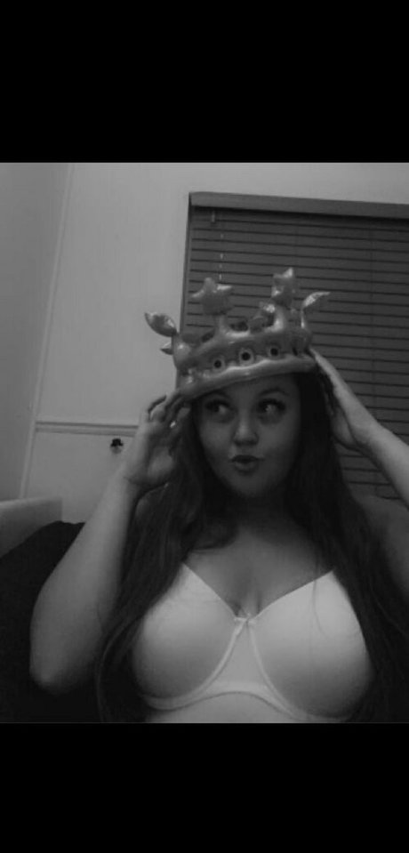 lucylucyxxx onlyfans striptease