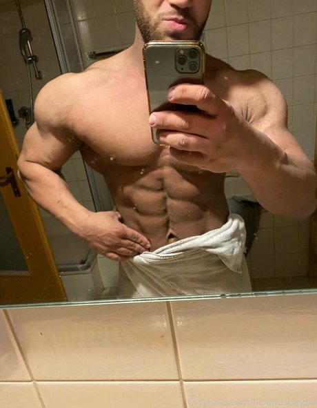 flexmusclegod onlyfans nude tits