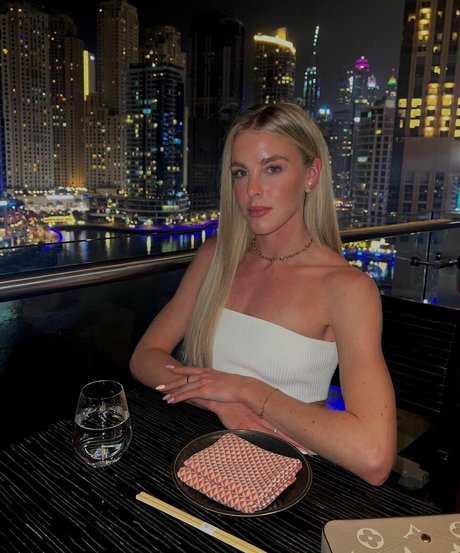 Keely Hodginkinson naked onlyfans leak