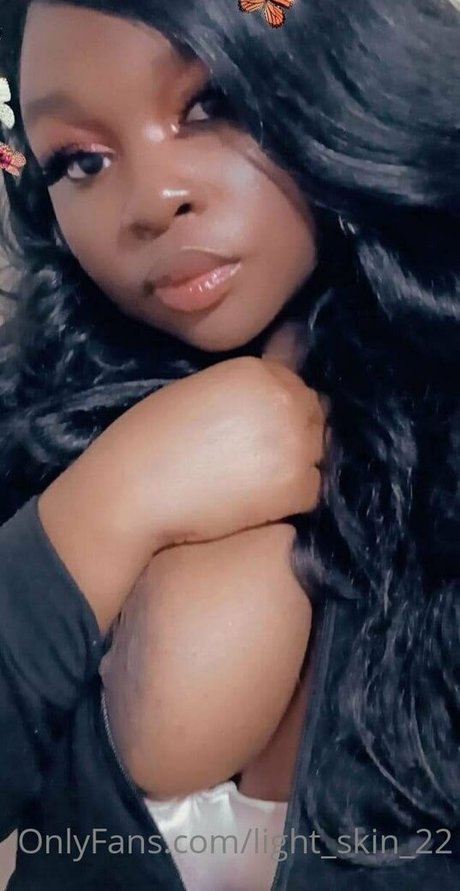 light skin 22 only fans.